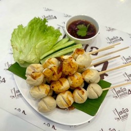 ลูกชิ้นเนื้อหมู 7 ไม้ Pork Meatballs 7 Woods