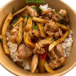 ข้าวกระเพราไก่หน่อไม้