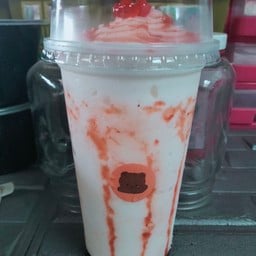 สตอเบอรี่นมปั่น ซิกเนเจอร์