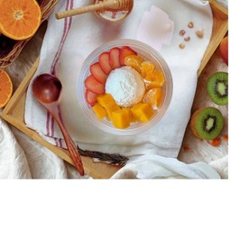 D.I.Y กรีกโยเกิร์ต 1scoop +เลือกผลไม้ หรือ Topping ได้2 อย่าง(แถมน้ำผึ้งฟรี)99