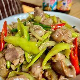 ผัดพริกหยวกราดข้าว