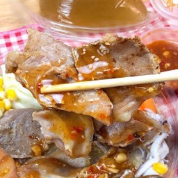 หมูกระทะย่างให้คุณหมวย ตลาดรถไฟอุดรธานี