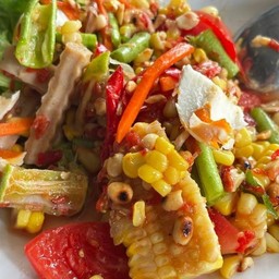 ตำข้าวโพดไข่เค็ม