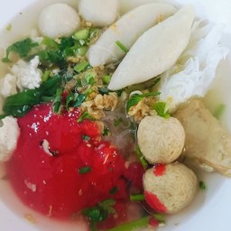 เส้นเล็กเย็นตาโฟ