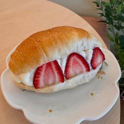ชิโอะปังสตอเบอรี่ครีมสด