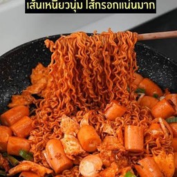 มาม่าเผ็ดเกาหลีไส้กรอก