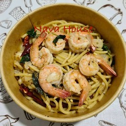 สปาเก็ตตี้ผัดพริกแห้งกุ้ง