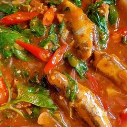 ข้าวกะเพราปลากระป๋อง