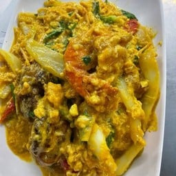 กุ้งแม่น้ำผัดผงกะหรี่