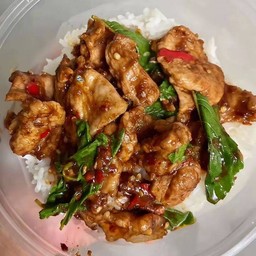 กระเพราหมูนุ่ม