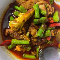 ผัดเครื่องแกงเจ