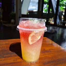 เรดเลม่อนน้ำผึ้งโซดา