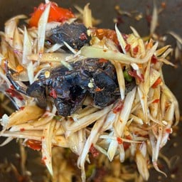 ตำปูปลาร้าเผ็ดกลางรสชาตร้าน