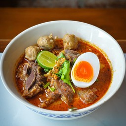 Noodles Spicy Tom-Yum Soup Braised Beef