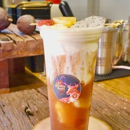 ชาเปลือกโกโก้  ผลไม้แช่น้ำผึ้ง (ครีมชีสมะพร้าวนุ่ม)