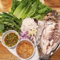 ปลานิลเผา ไซส์ XL + ชุดผักสด + น้ำจิ้มสูตรเด็ด