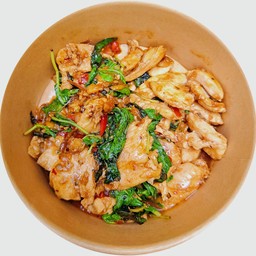 ข้าวกะเพราไก่ชิ้น