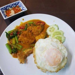 ข้าวเครื่องแกงปลากะพง