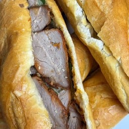 บั๋นหมี่หมูแดง