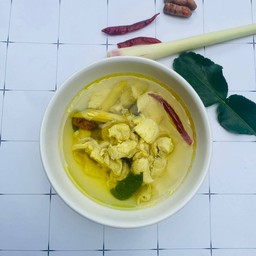 ไก่ต้มขมิ้น น้ำซุปหอมๆ