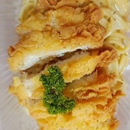 สปาเก็ตตี้ ข้าวไข่ข้น กะเพราพริกแห้ง ครัวแม่มะลิ สาขาฟ้าคราม 8 ข.