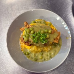 ข้าวแกงเขียวหวานไก่กรอบ