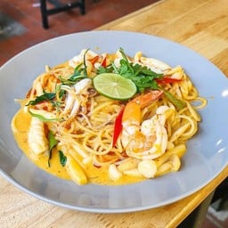 สปาเก็ตตี้ต้มยำทะเลน้ำข้น