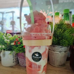 สตอเบอรี่โยเกิร์ต