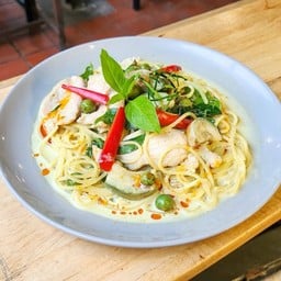 สปาเก็ตตี้แกงเขียวหวานไก่