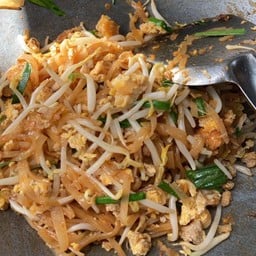 ผัดไทย ออยออฟ สันกลาง