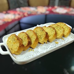 ขนมปังกระเทียม กรอบนอกนุ่มใน homemade