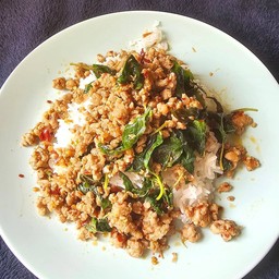 กะเพราหมูสับพริกแห้ง