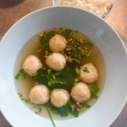 เกาเหลาลูกชิ้นหมูล้วน