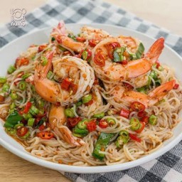 ยำขนมจีนกุ้งสุก