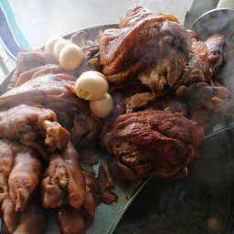 ญ.หญิง กะเพราขาหมู ลาดกระบัง 3