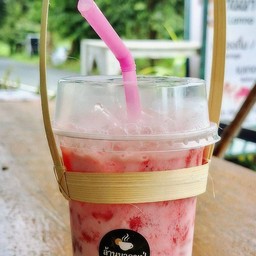 สตอเบอรี่นมสด