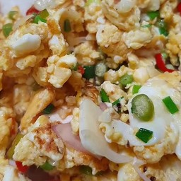 ไข่ผัดพริกน้ำปลา