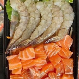 ยำแซลมอน หั่นเต๋า+กุ้งสด