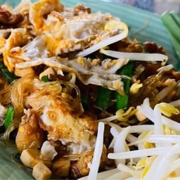 เจ๊เล็ก หอยทอดผัดไทย (โต้รุ่งทางรถไฟเจ้าเก่า)