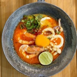 มาม่าต้มยำทะเลทรงเครื่อง