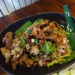 หมูทอดยำตะไคร้สด