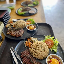 ข้าวผัดมันเนื้อไข่ดอง