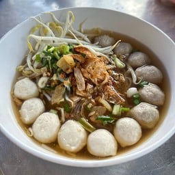 ก๋วยเตี๋ยวลุงสมาน ลูกชิ้นทำเอง