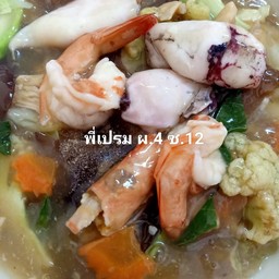 ราดหน้าเส้นไหมญ่ทะเล
