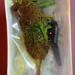 ร้านข้าวกล่องหัวโค้งตลาดสด