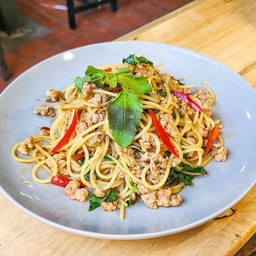 สปาเก็ตตี้กะเพราหมูสับ