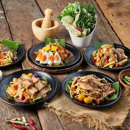 ตำเส้นเล็กหมูกรอบ