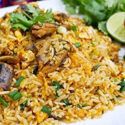 ข้าวผัดปลากระป๋อง