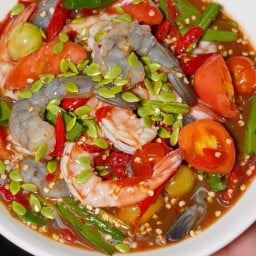 ร้านตำบักหุ่ง (หน้าซีเจเอื้ออาทรศรีวารีน้อย)