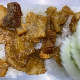 ข้าวหมูกรอบแม็กกี้